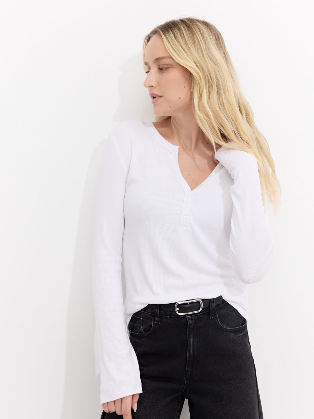 טי שירט עם כפתרה