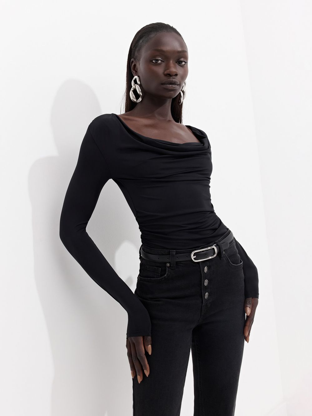 חולצה עם שרוולים ארוכים