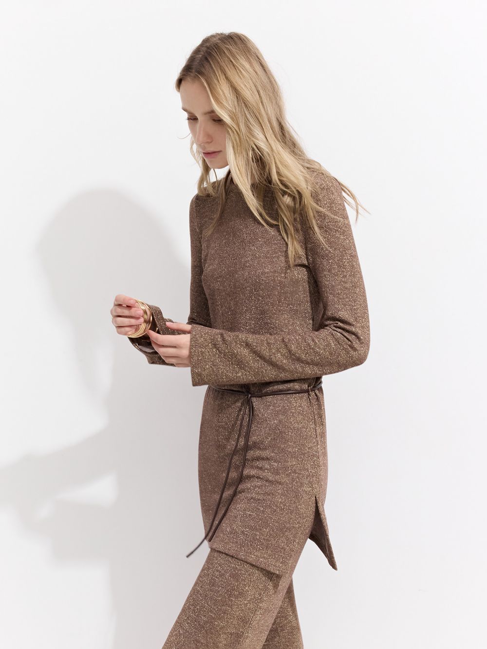 חולצת לורקס עם חגורה