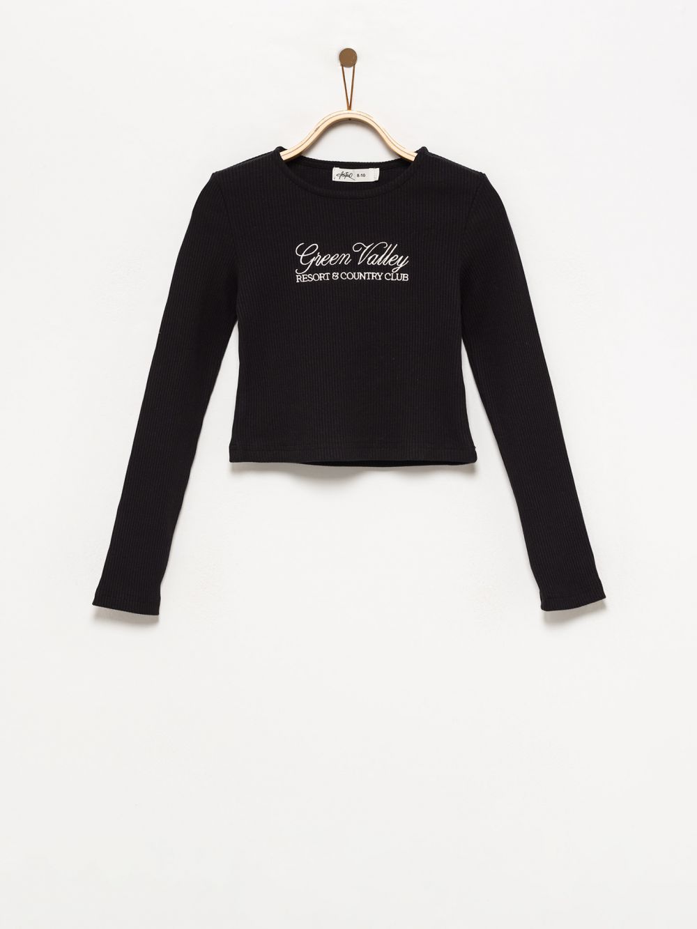 טישרט עם רקמה