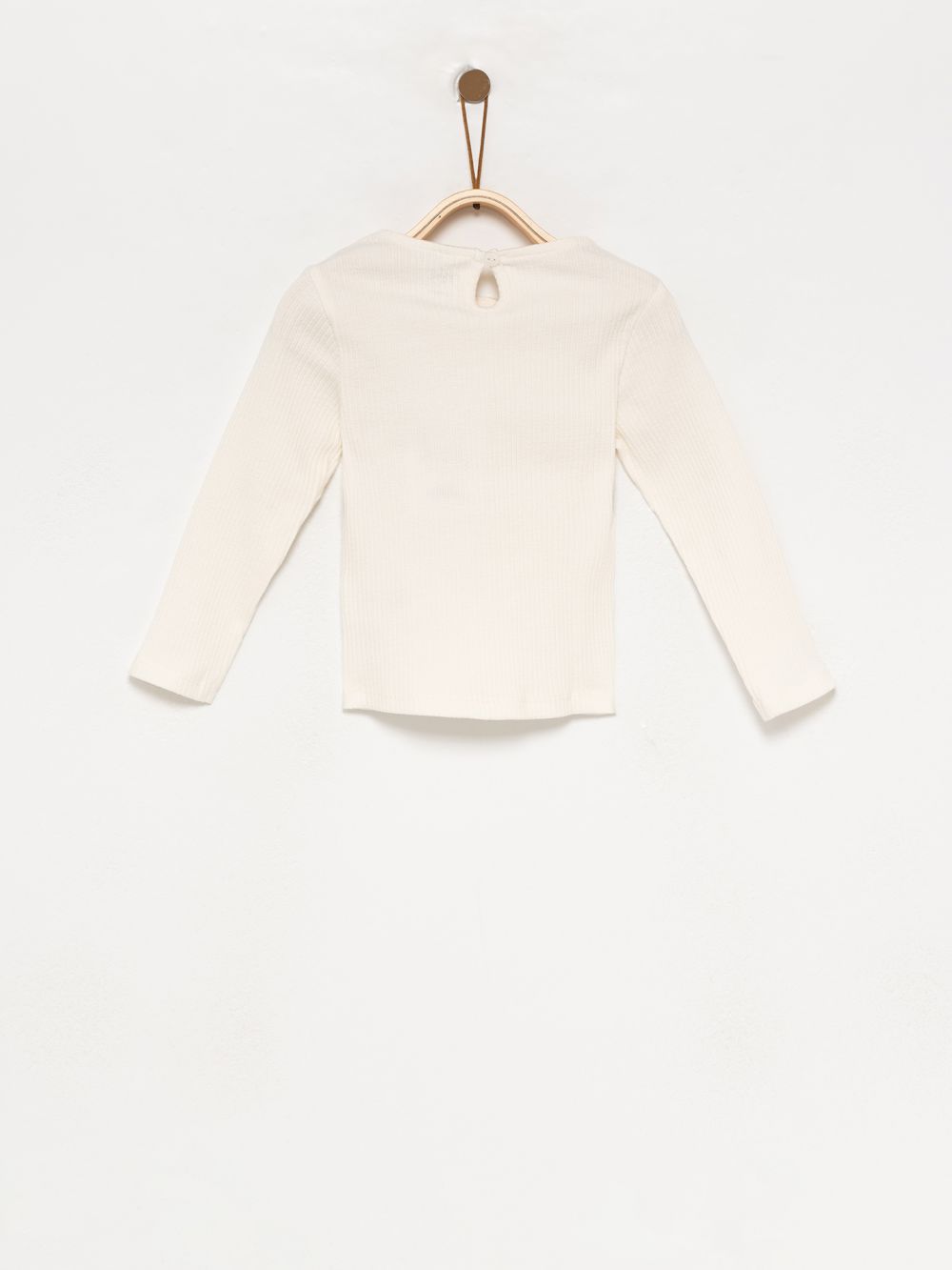 חולצה עם פפיונים