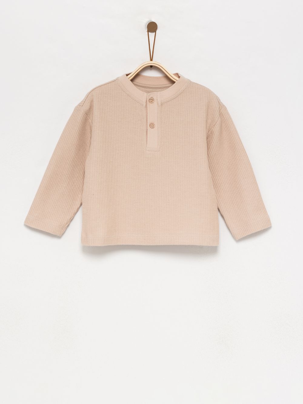 טשירט שרוול ארוך עם כפתורים