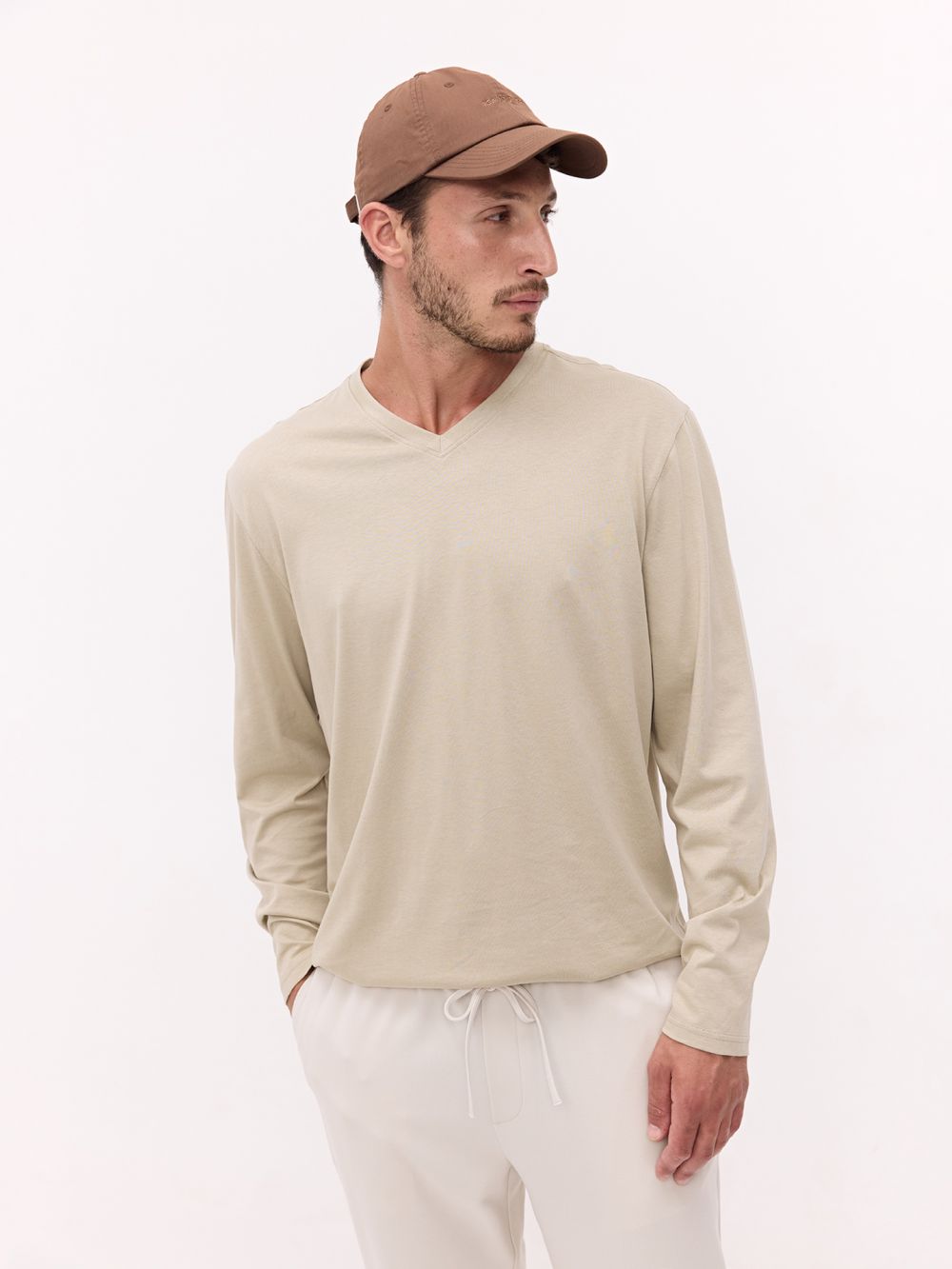 טי-שירט וי ארוכה