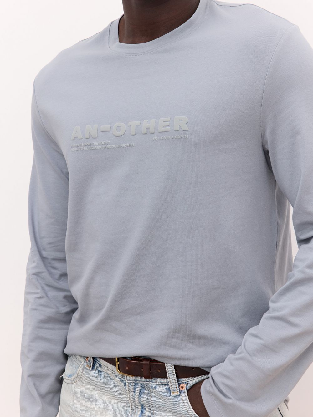 טי שרוול ארוך עם הדפס