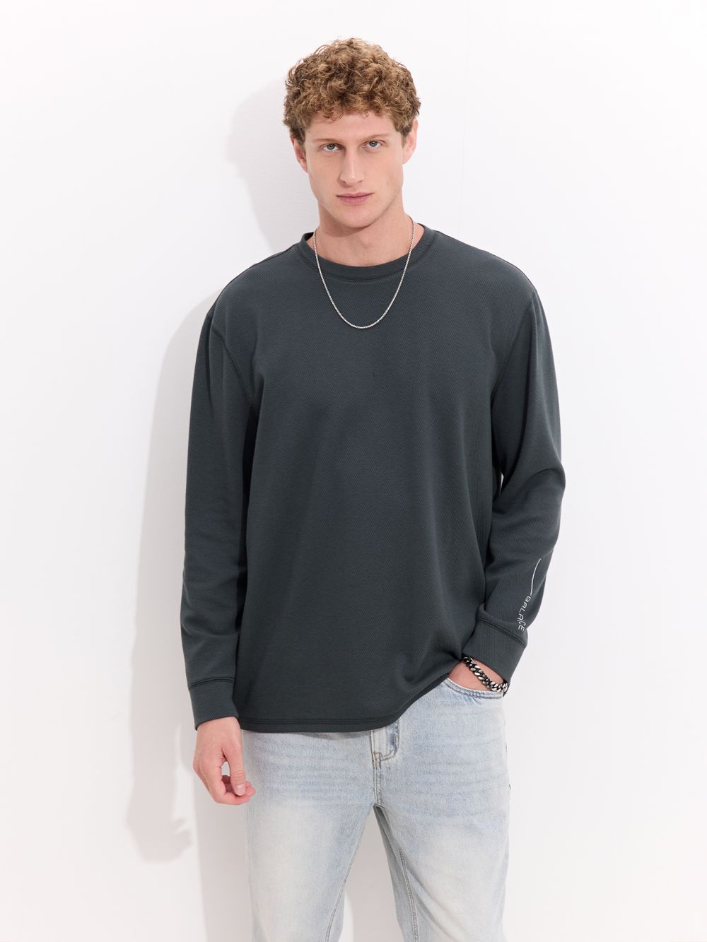 טי שירט ארוכה עם טקסטורה