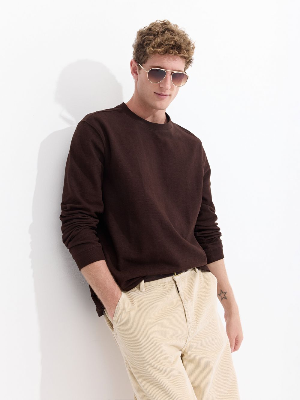 טי שירט שרוול ארוך עם טקסטורה