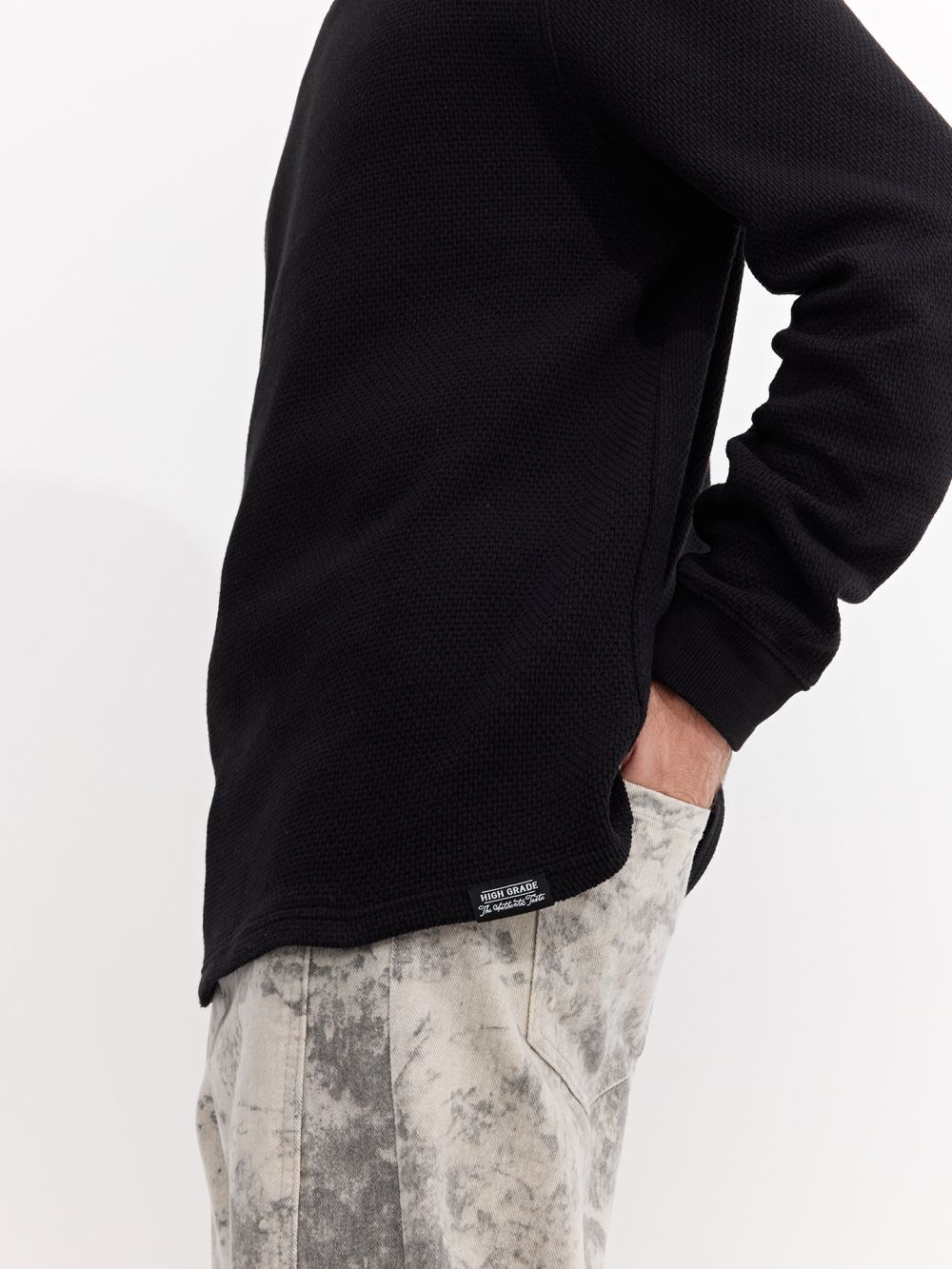 טי שירט שרוול ארוך עם טקסטורה