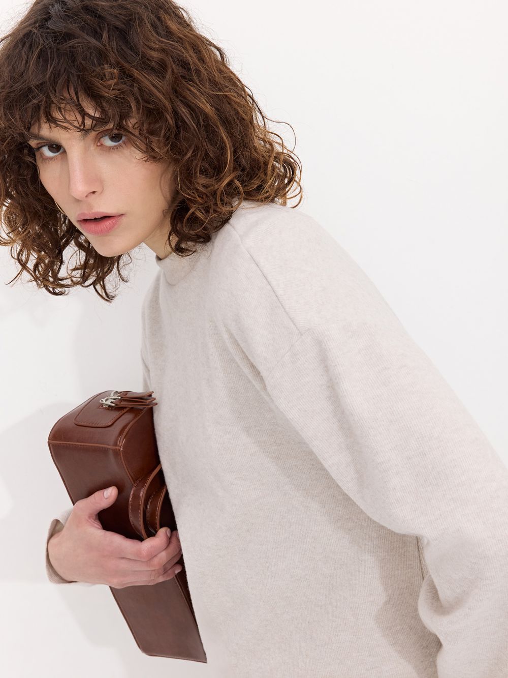 סווטשירט קל עם גולף בטקסטורה