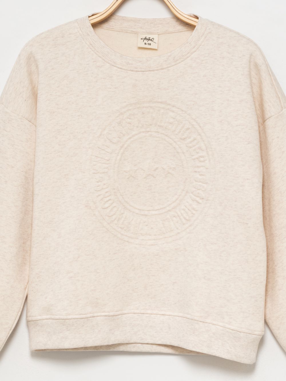 סווטשירט עם הדפס בולט