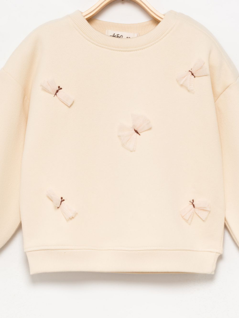 סווטשירט בעיטור טול