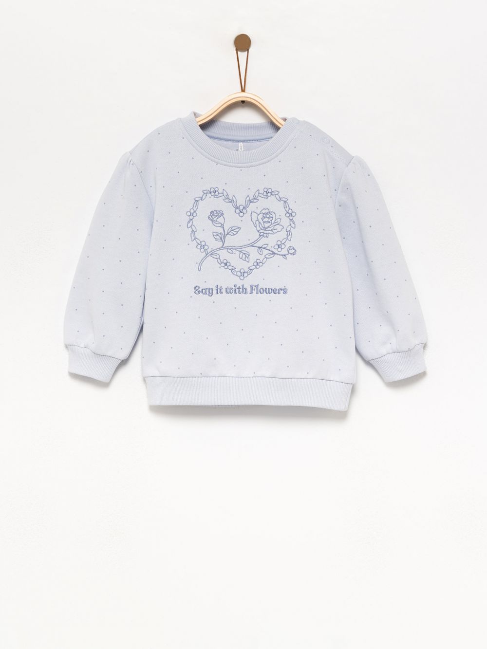 סווטישרט עם רקמה