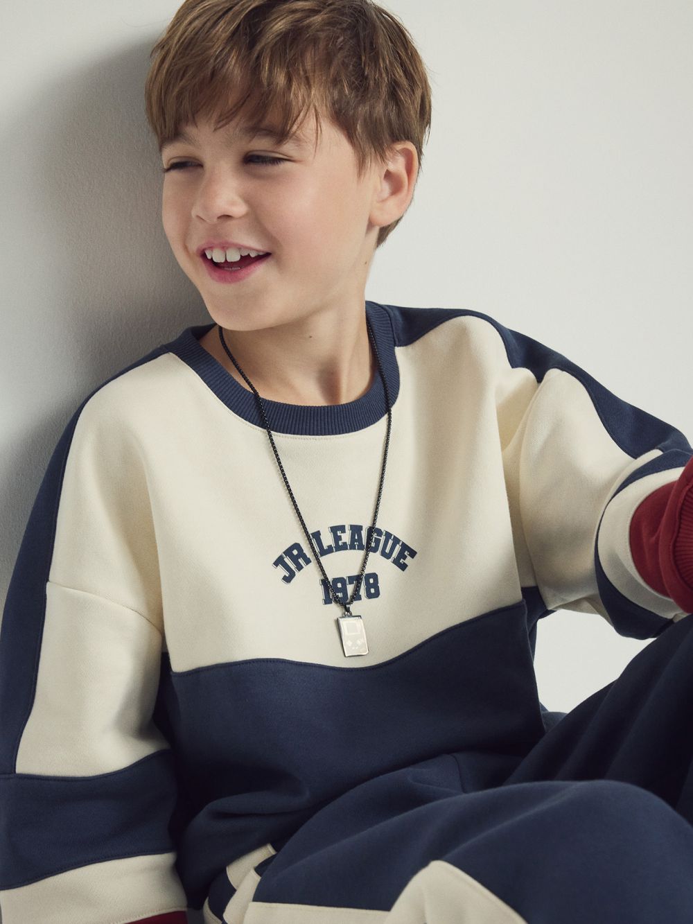 סווטשירט עם כיתוב