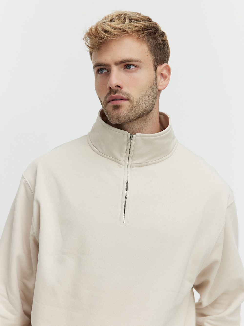 סוויטשירט עם ריצ’רץ’ חצי