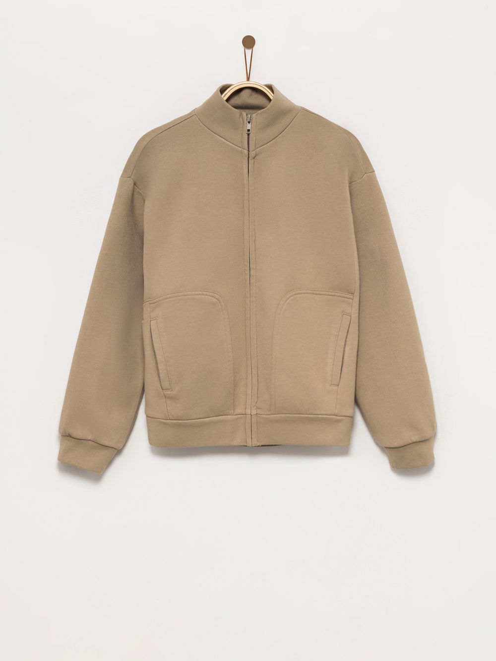 ג’קט עם כיסים קידמיים