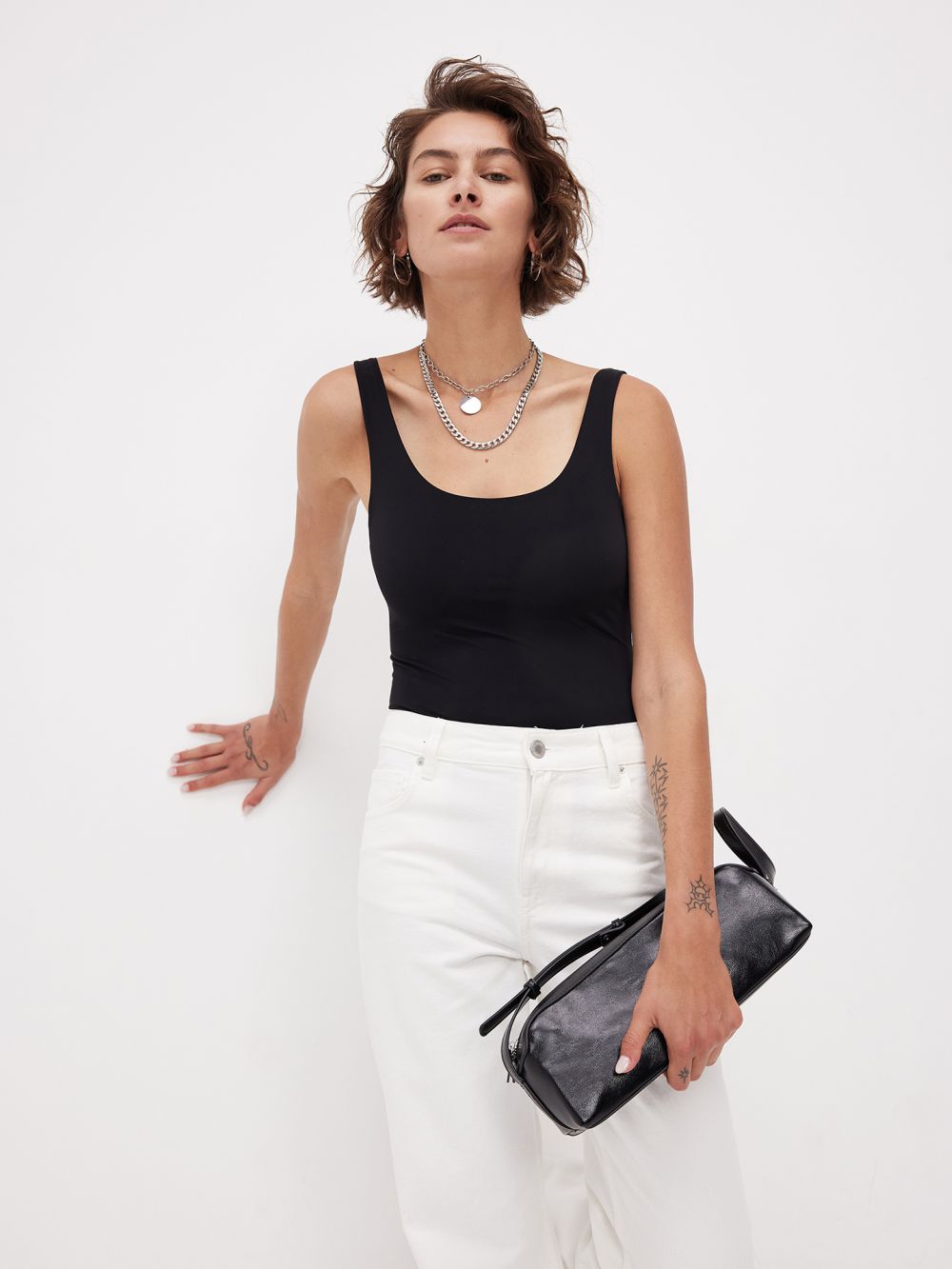 בגד גוף מחשוף עגול