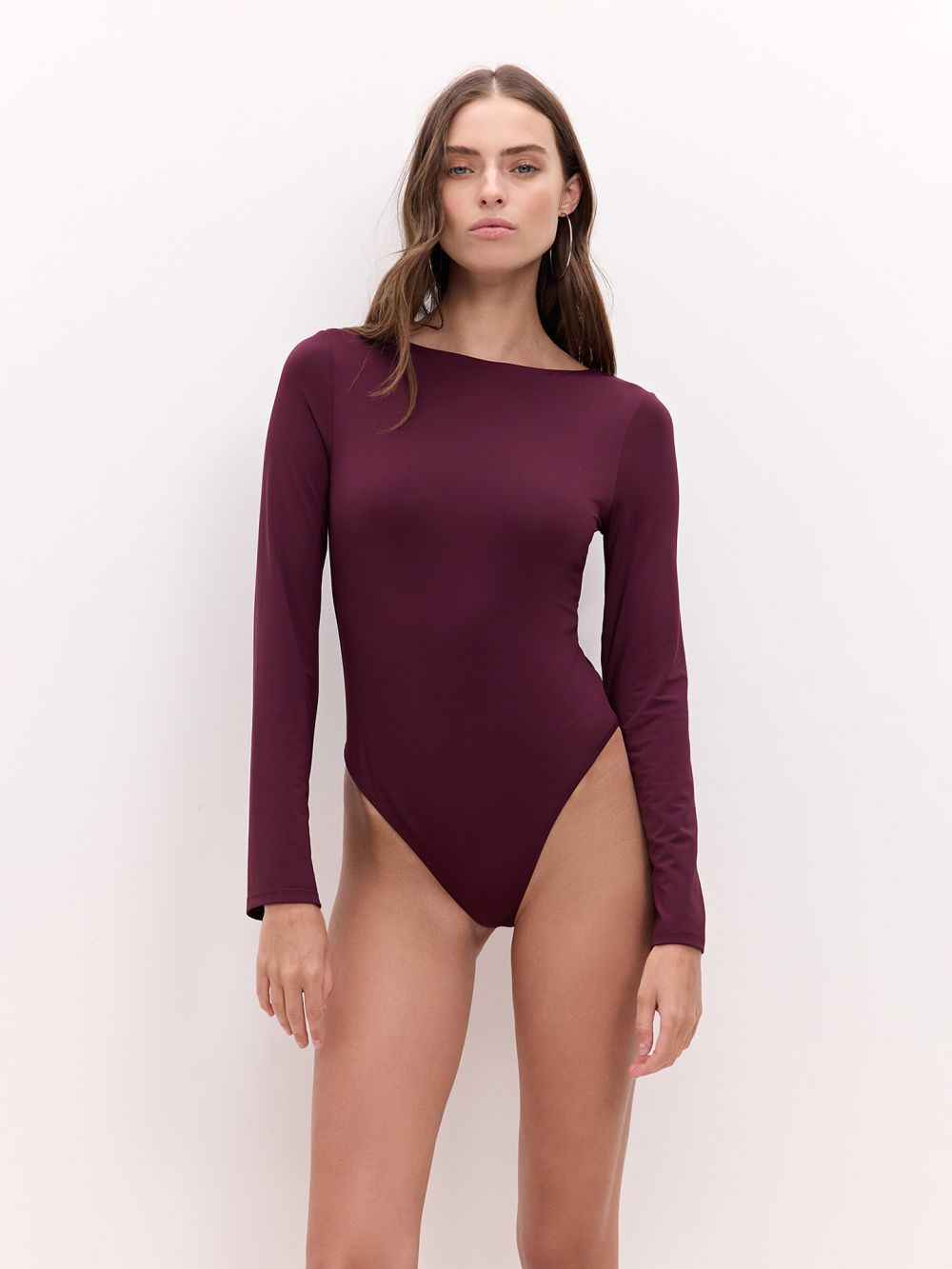 בגד גוף עם מפתח סירה ושרוולים מתרחבים