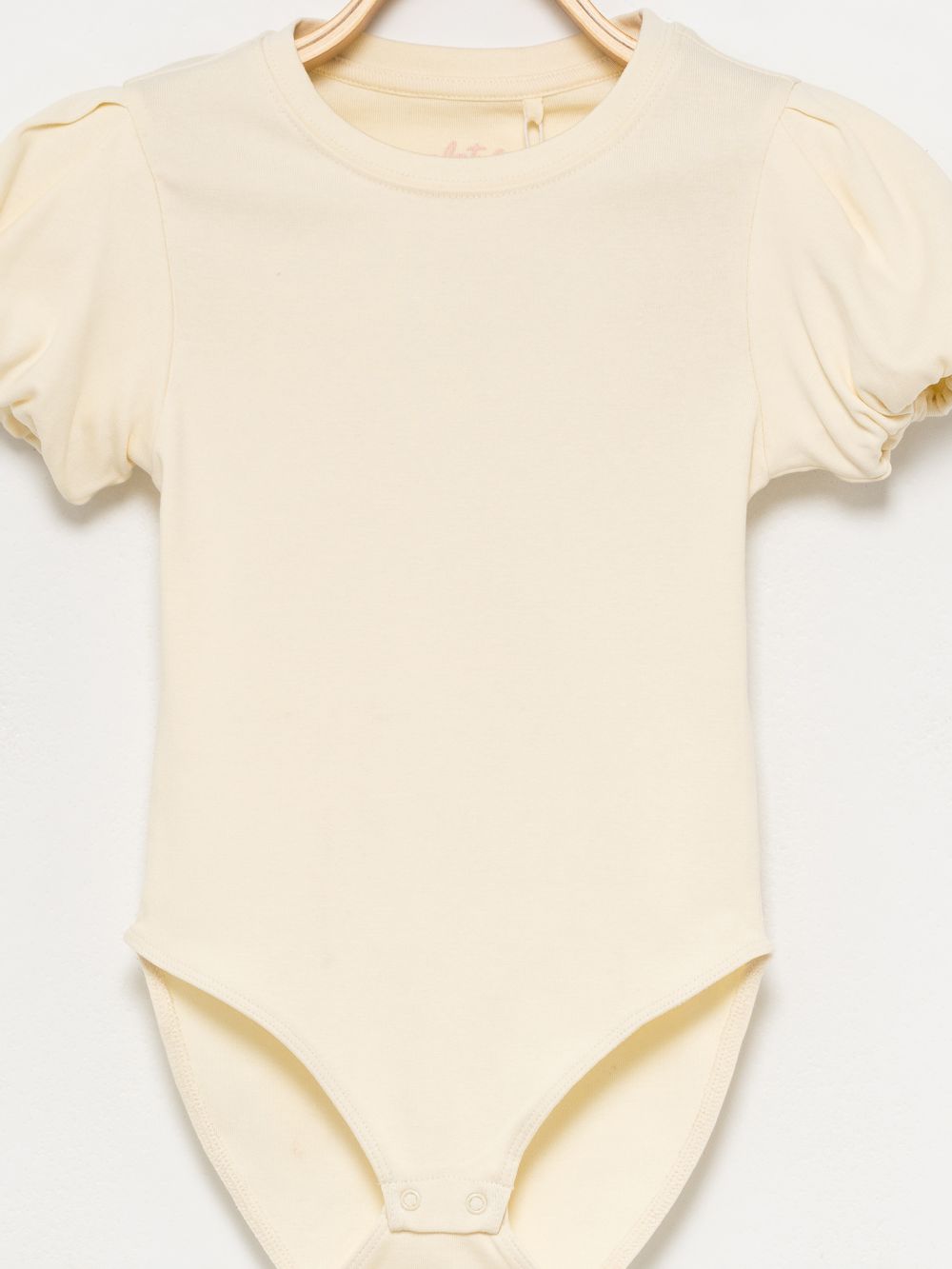 בגד גוף שרוולים תפוחים