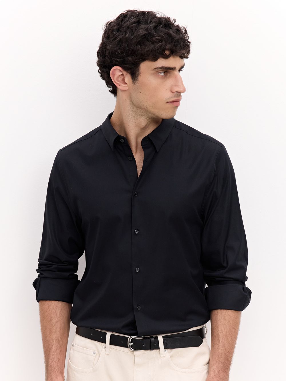 חולצה מכופתרת בגזרת סלים