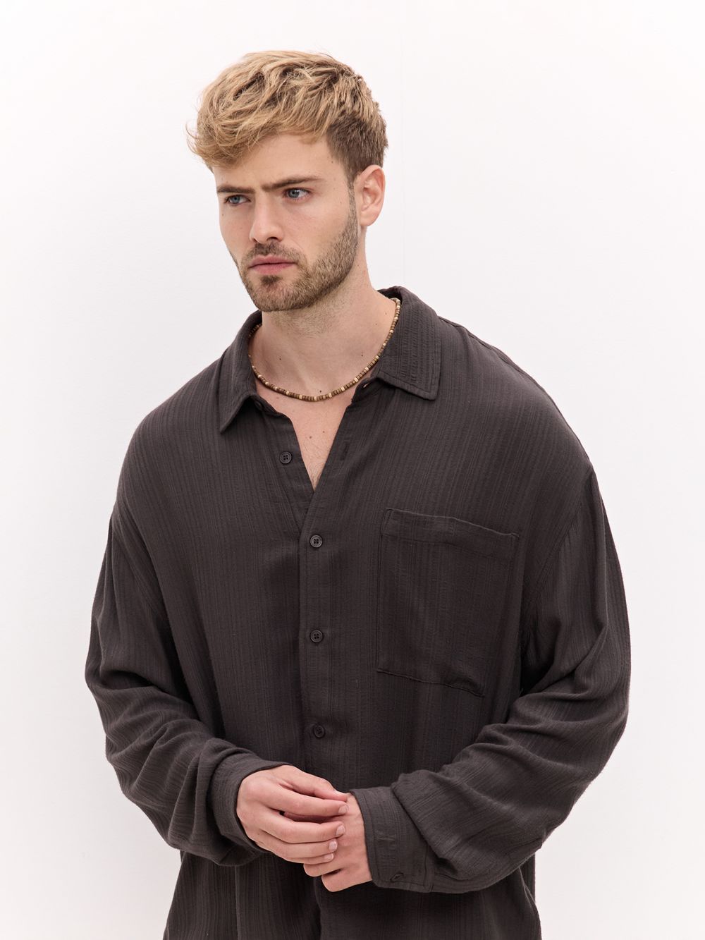 חולצת טקסטורה מכופתרת