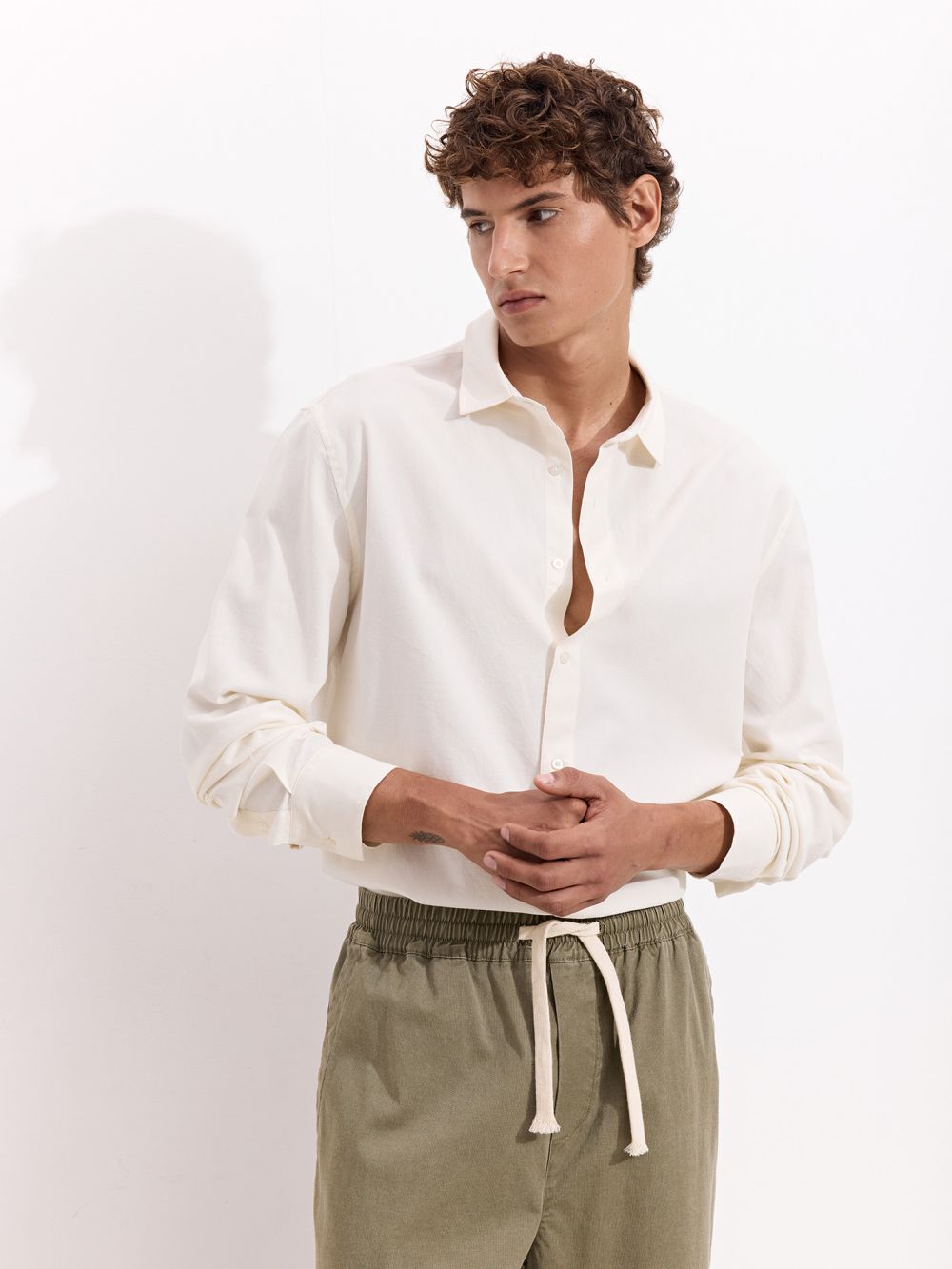 חולצת טקסטורה מכופתרת REGULAR FIT