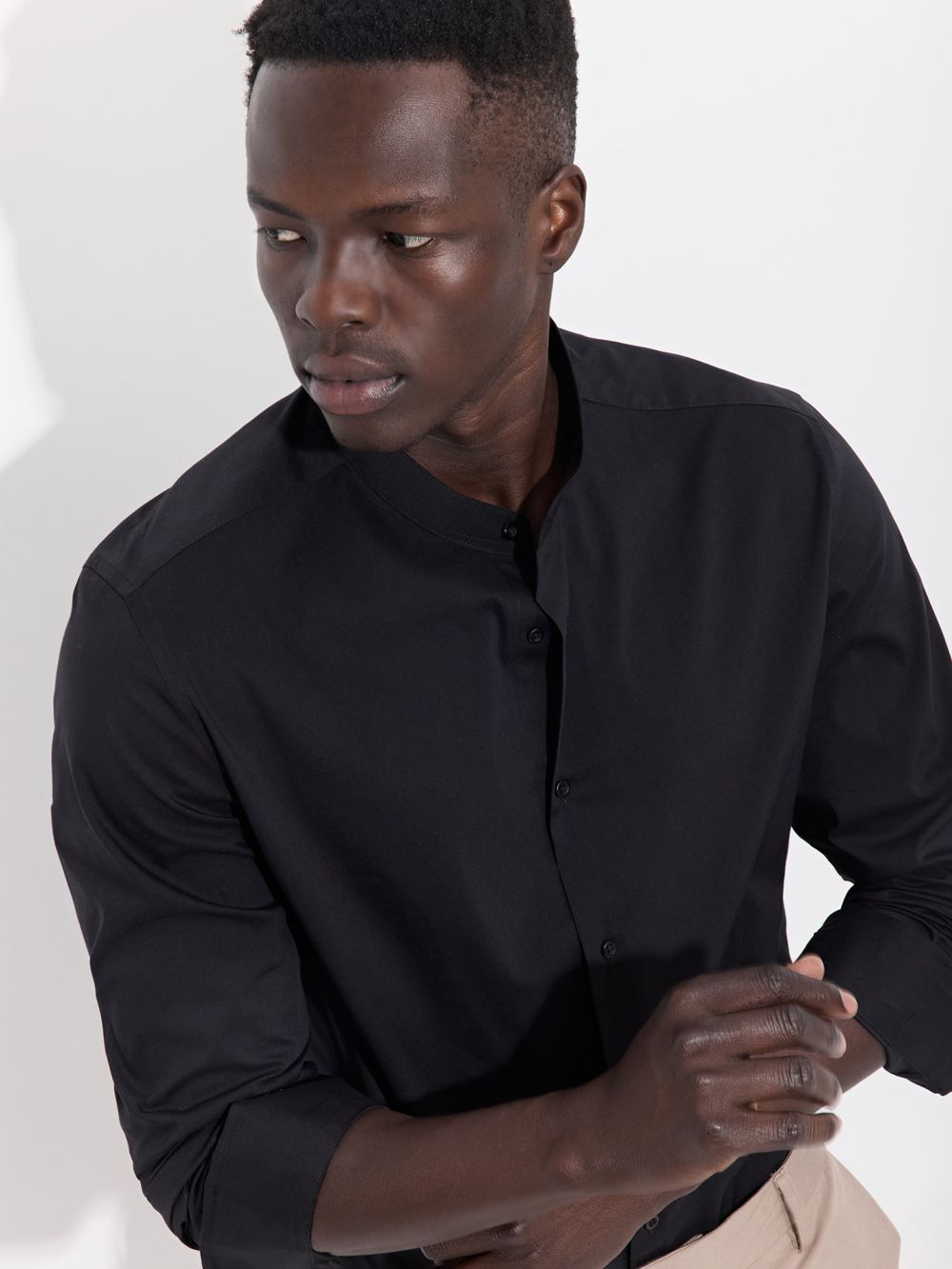 חולצה בגזרת סופר סלים