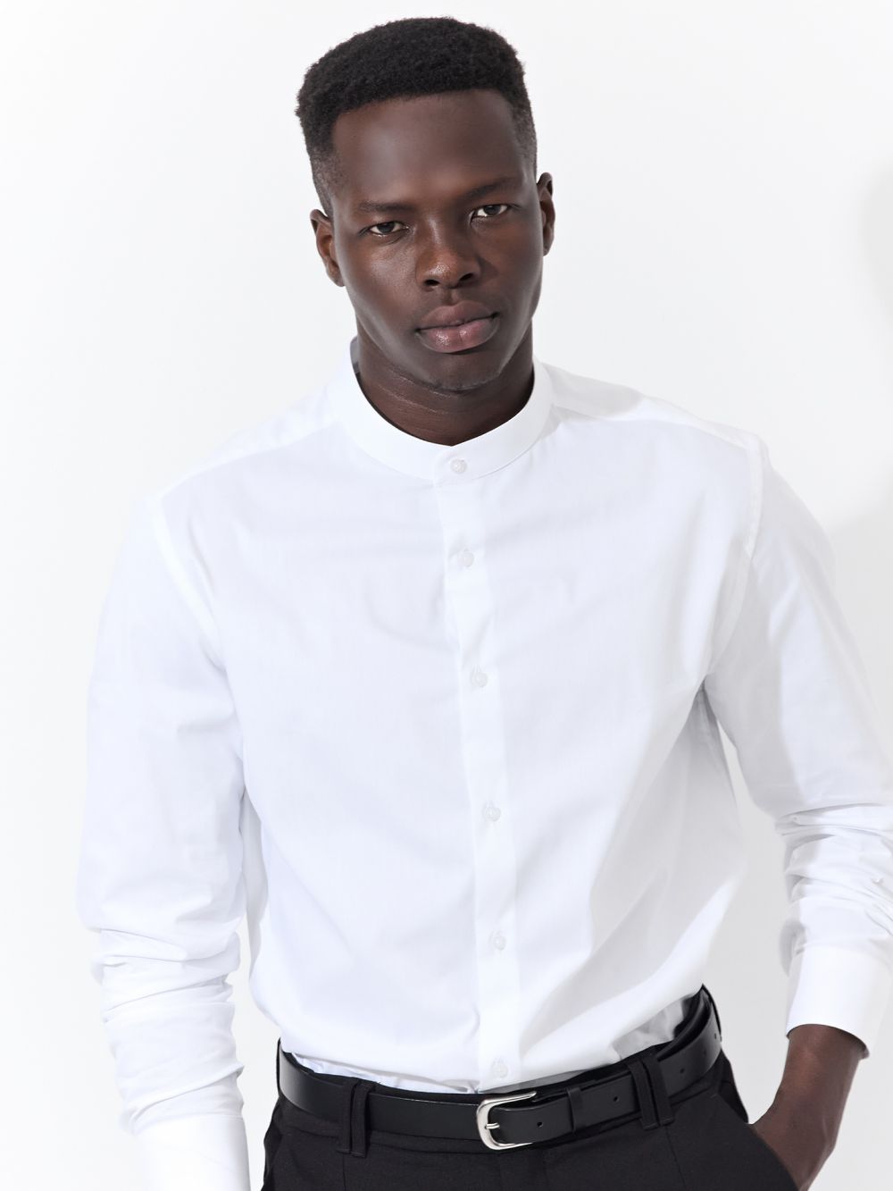 חולצה בגזרת סופר סלים