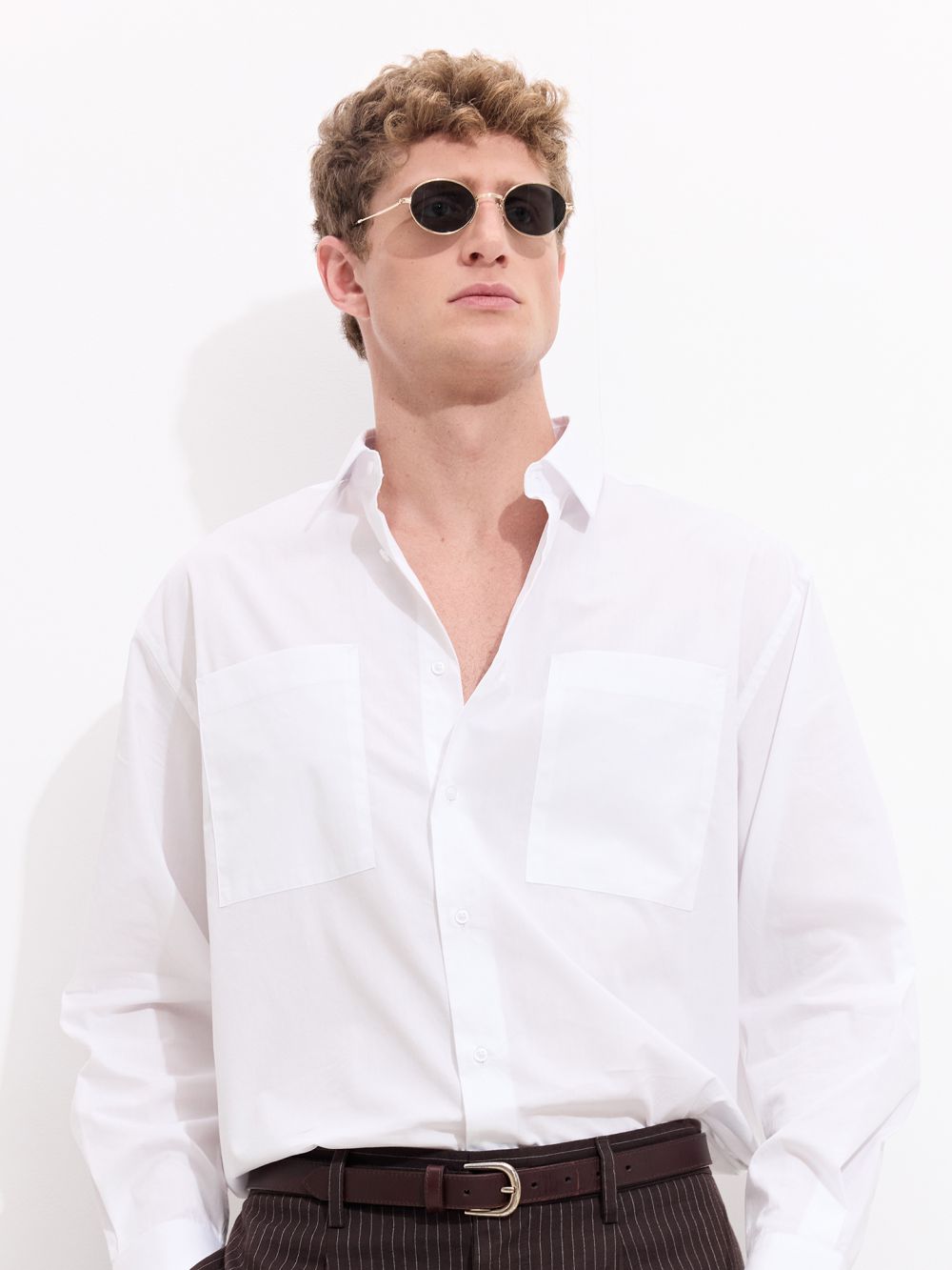 חולצה מכופתרת עם כיסים