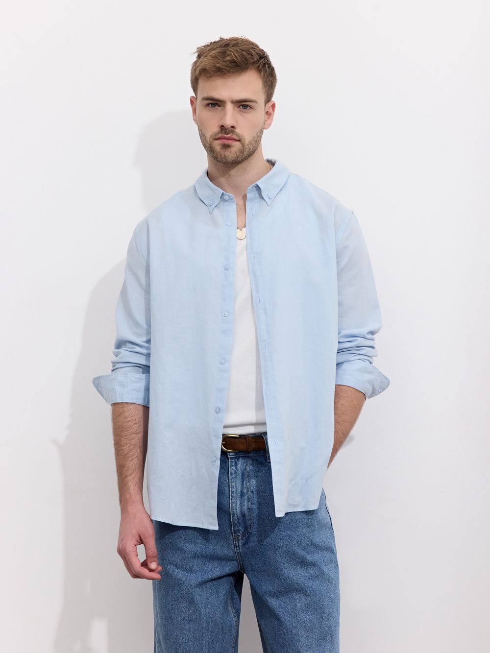 חולצה מכופתרת שטופה  מתערובת פשתן