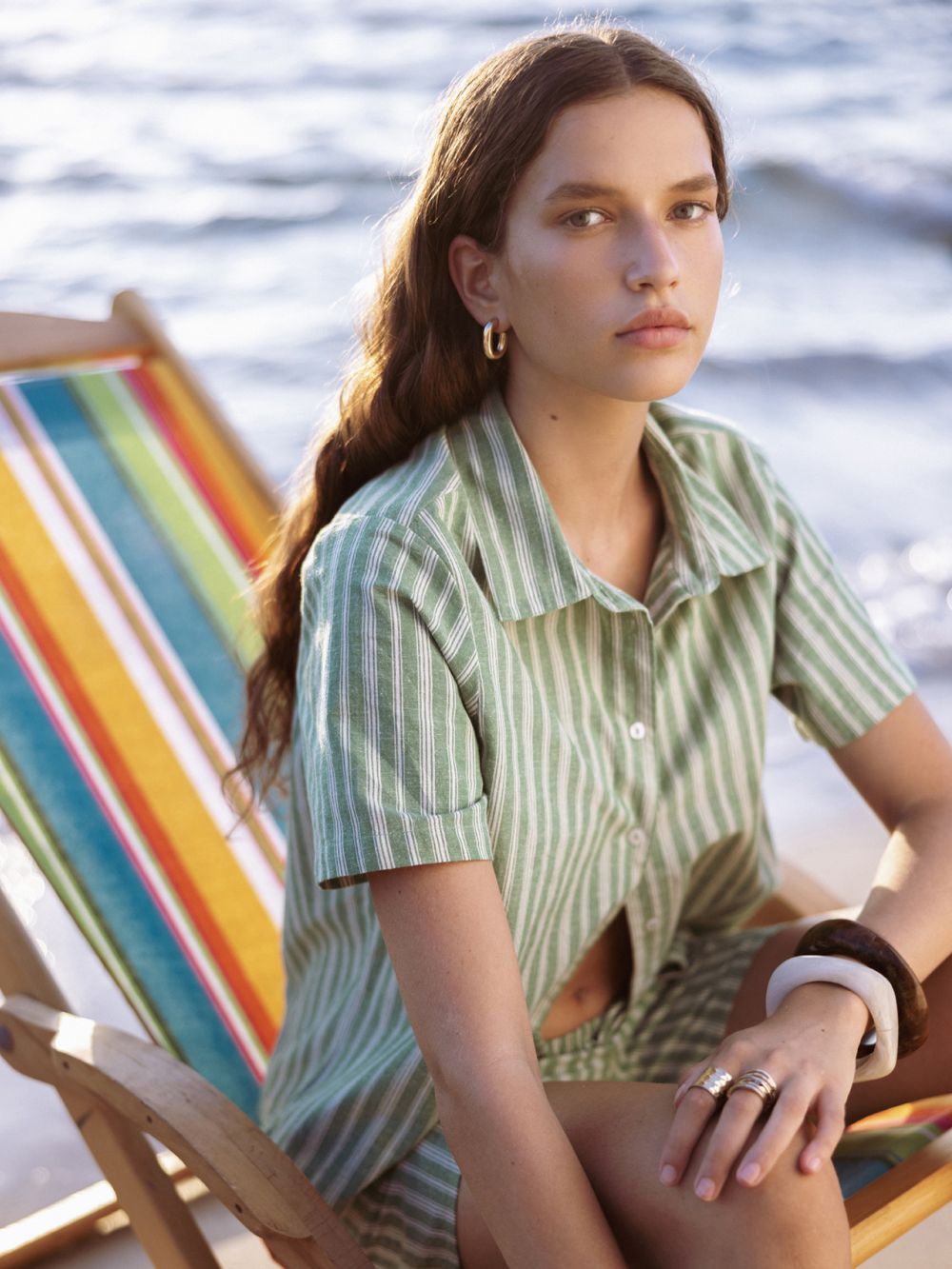 חולצה מכופתרת עם פסים