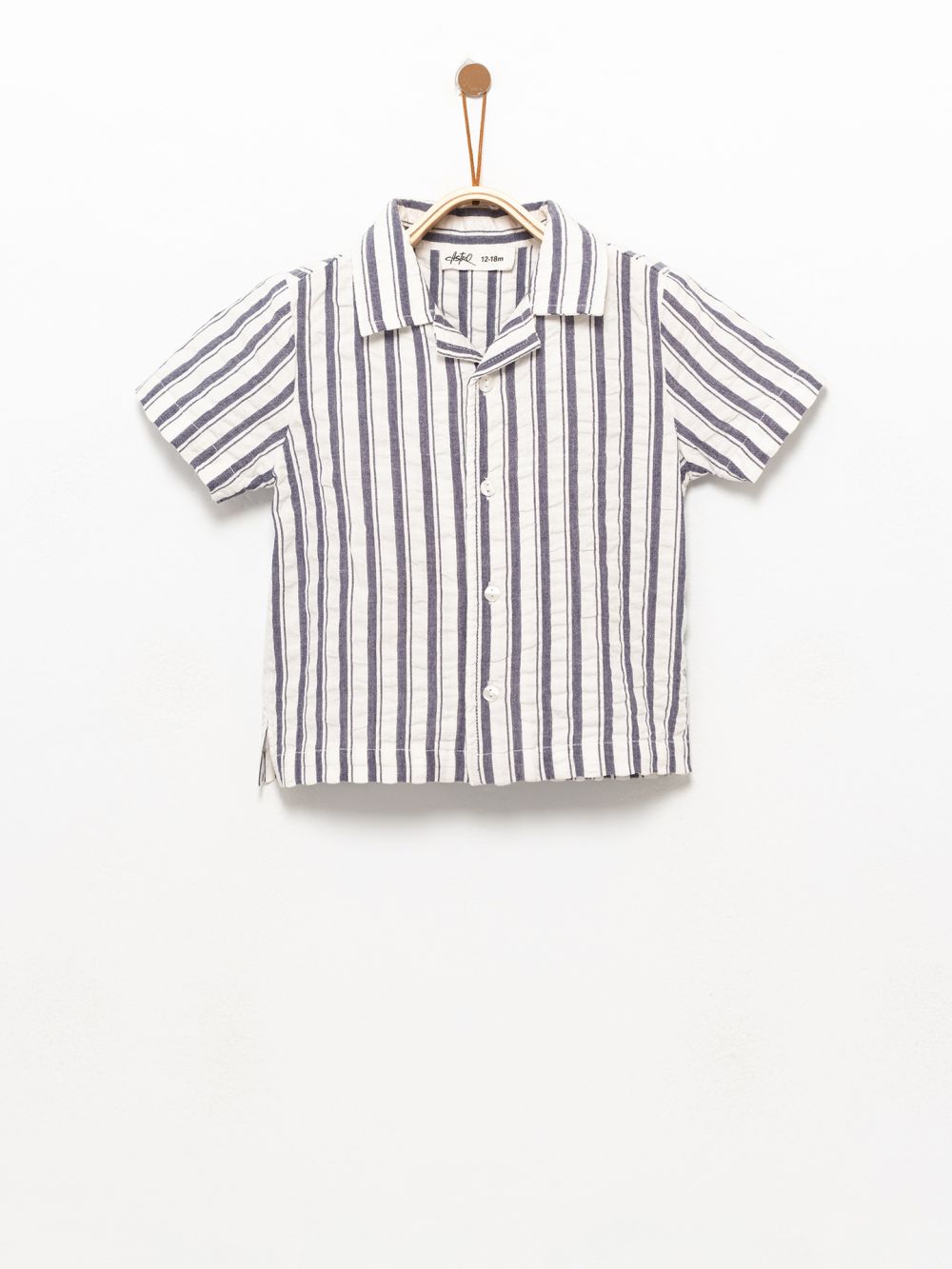 חולצה מכופתרת פסים