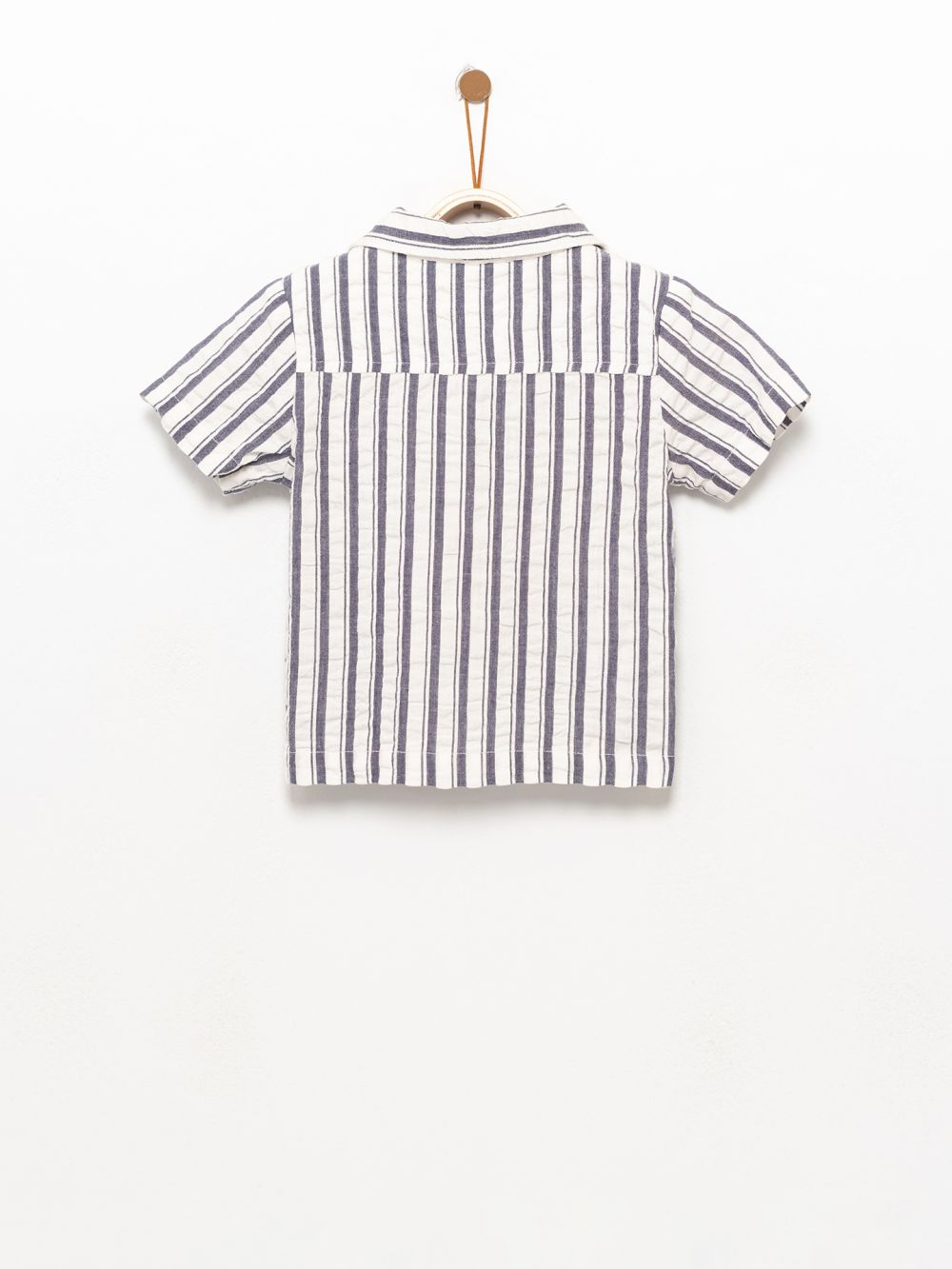 חולצה מכופתרת פסים