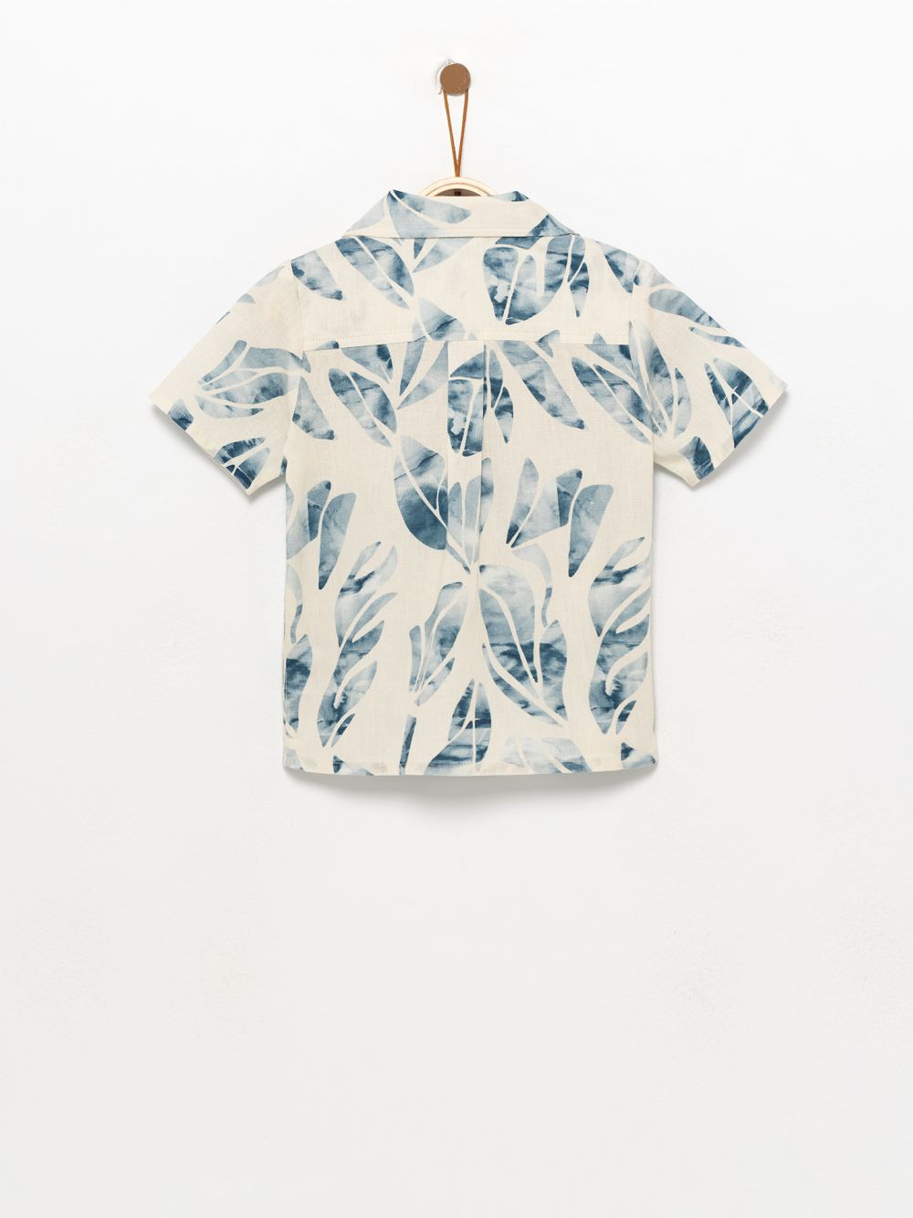 מכופתרת מודפסת