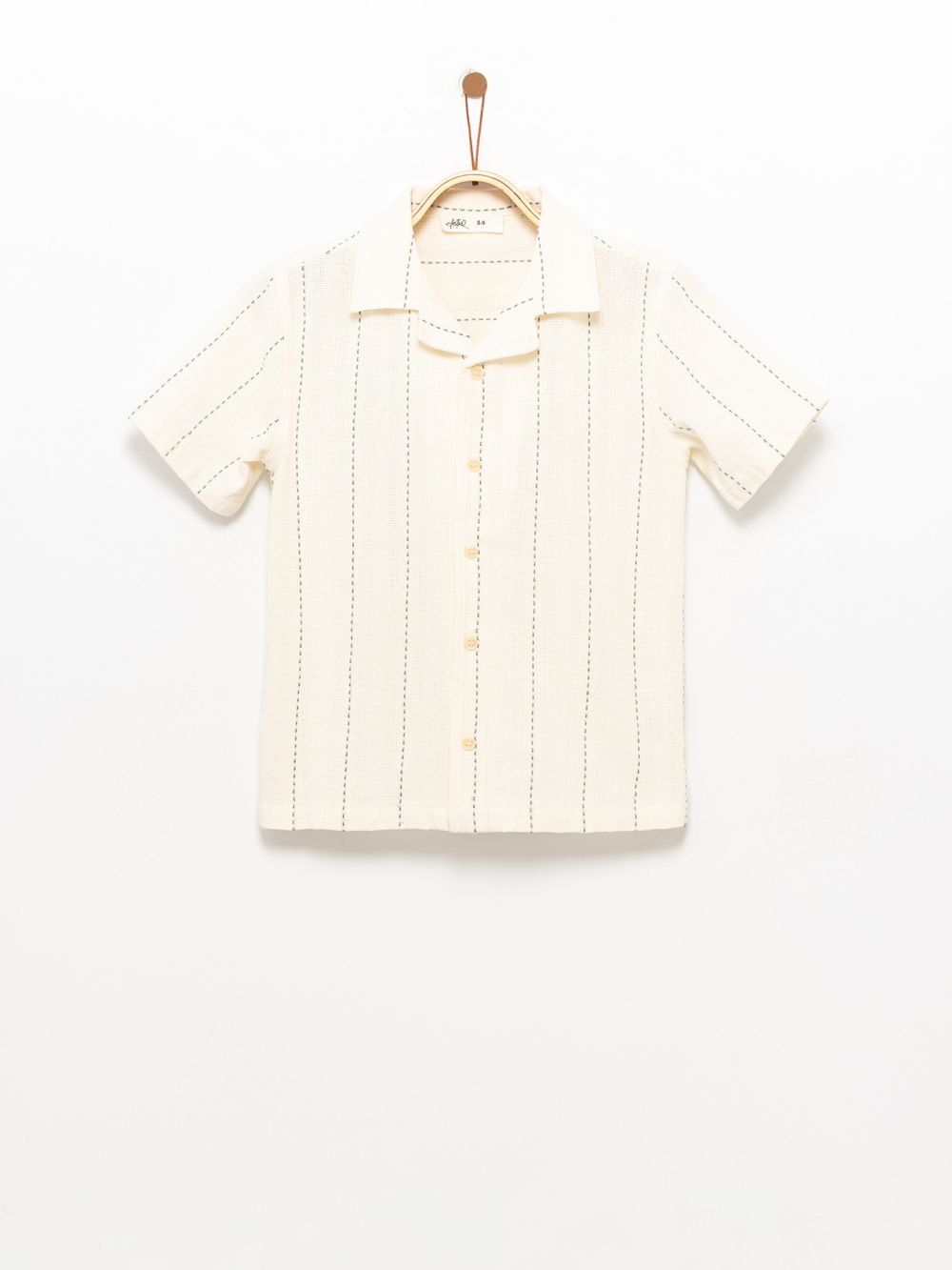 חולצה מכופתרת בד טקסטורה