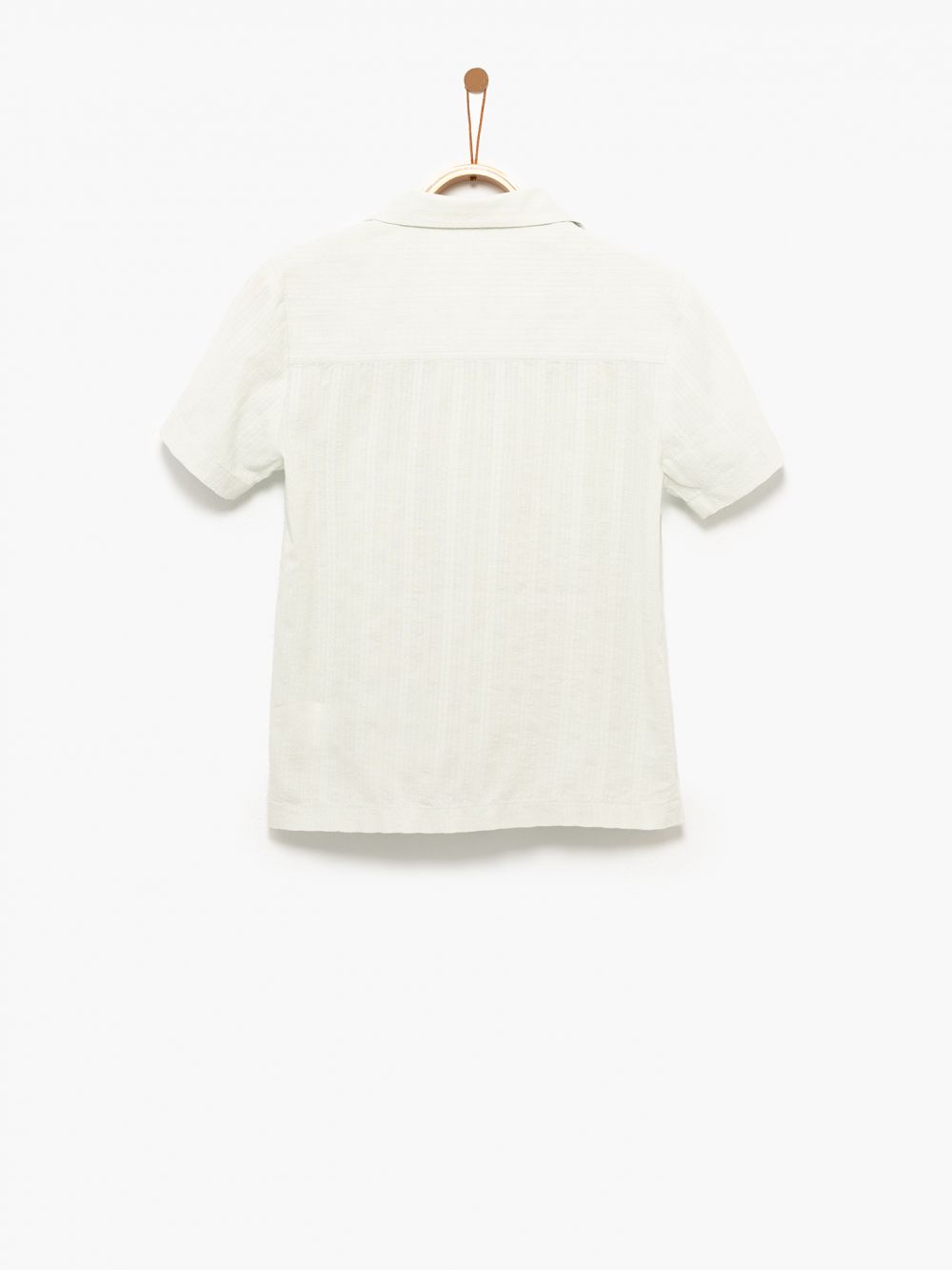 חולצה מכופתרת בד טקסטורה