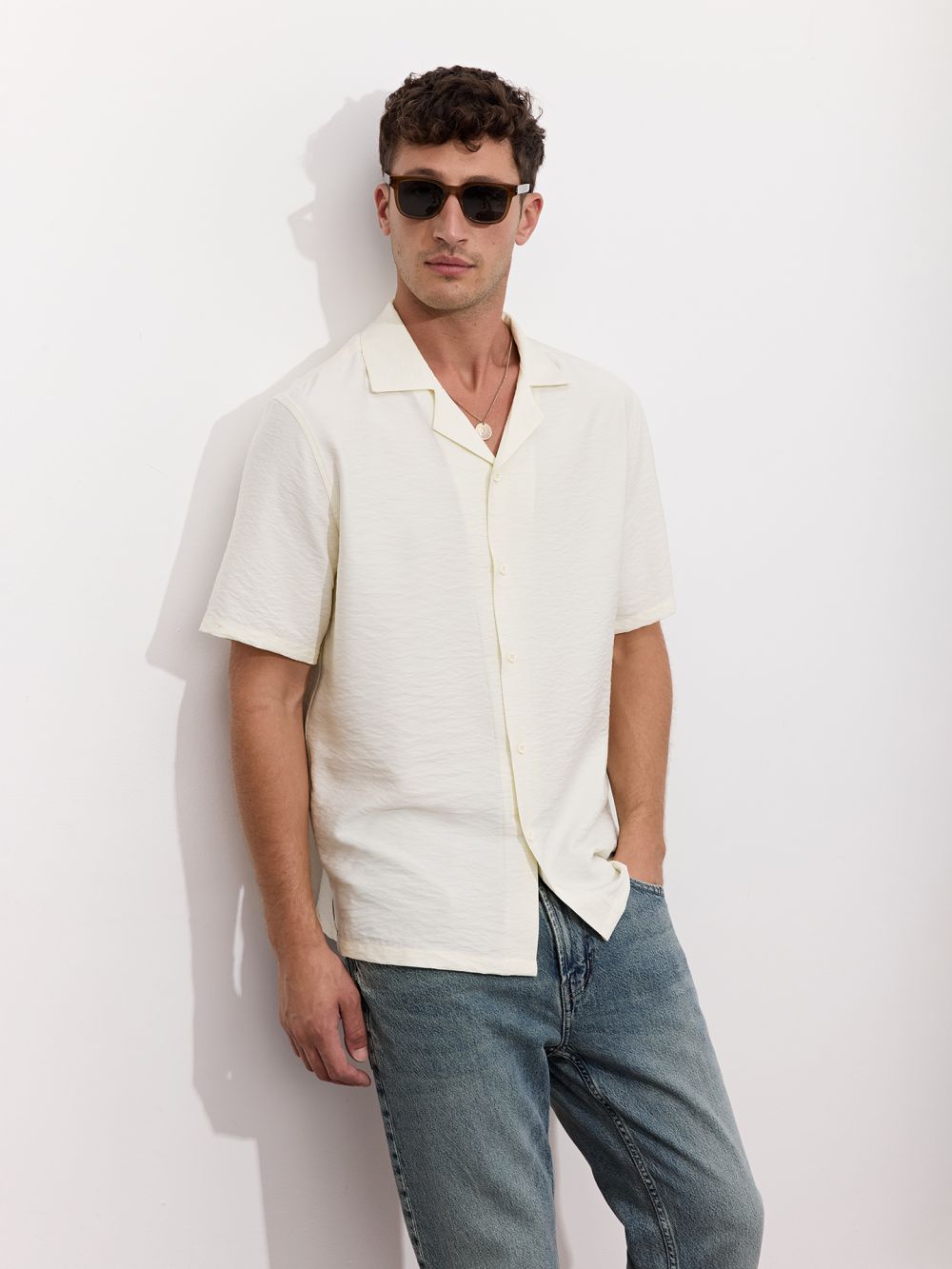 חולצת ריזורט עם טקסטורה