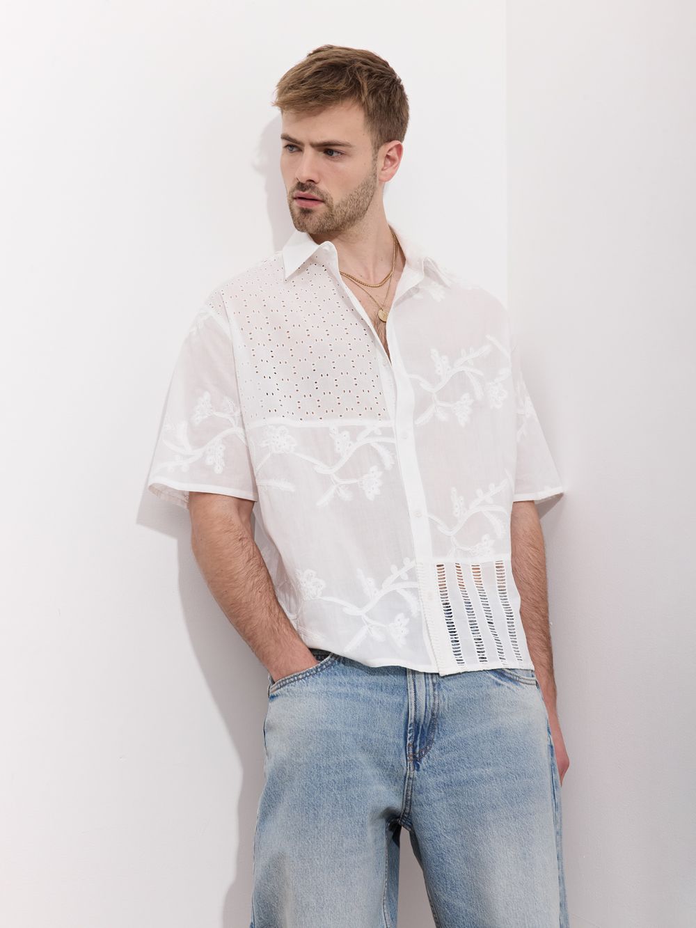 חולצה מכופתרת שרוול קצר רקומה