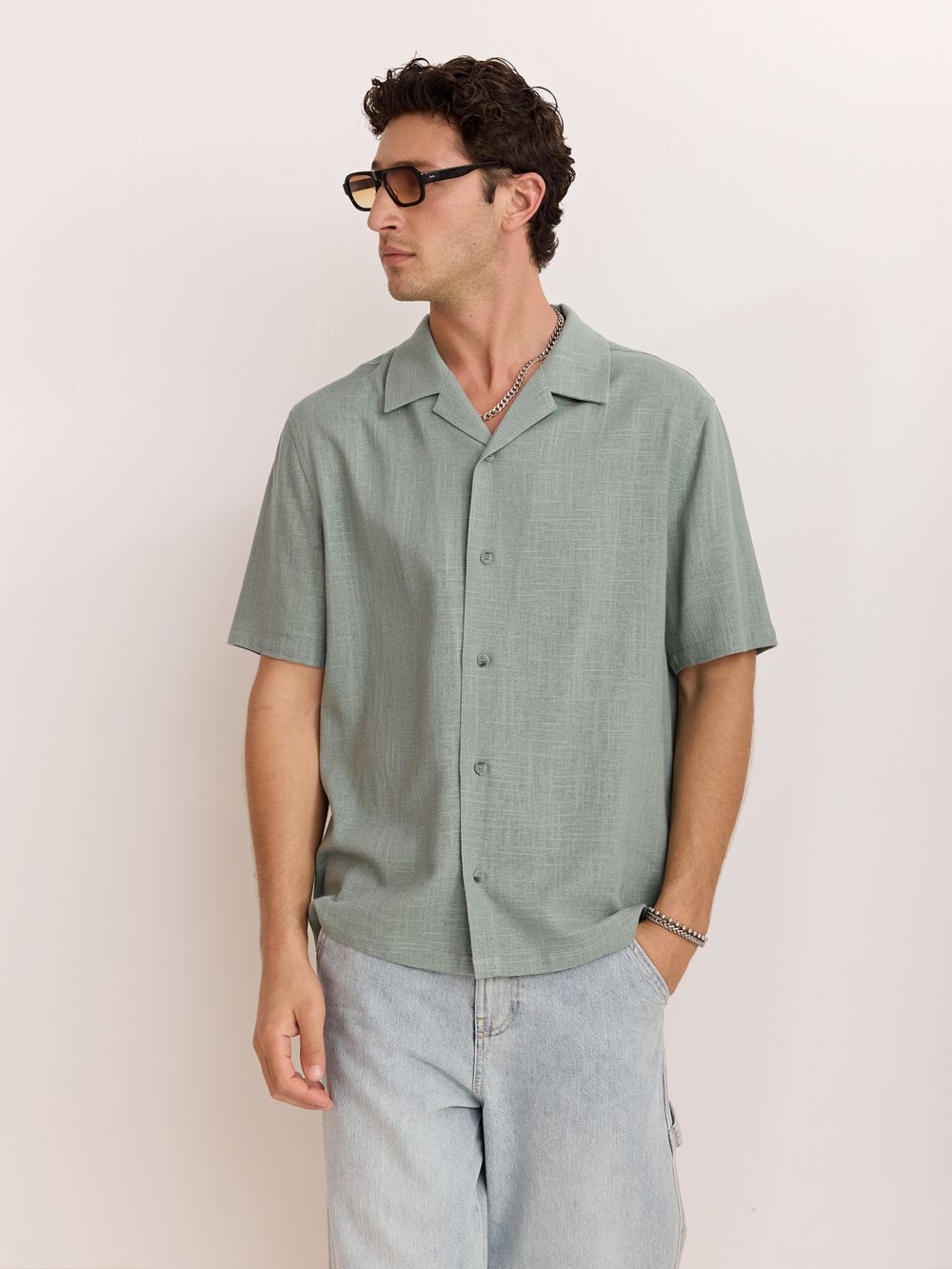 חולצת ריזורט עם טקסטורה