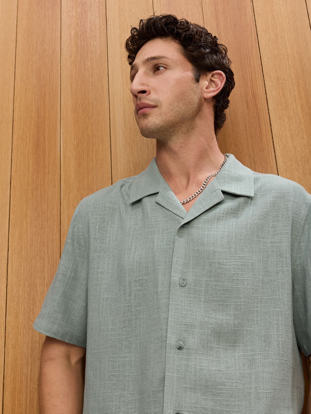 חולצת ריזורט עם טקסטורה