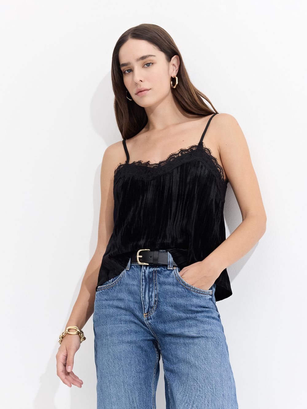 גופית קטיפה בשילוב תחרה