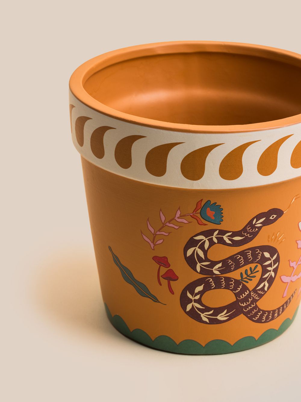 כלי לעציץ מצויר צבעוני 17.5CM