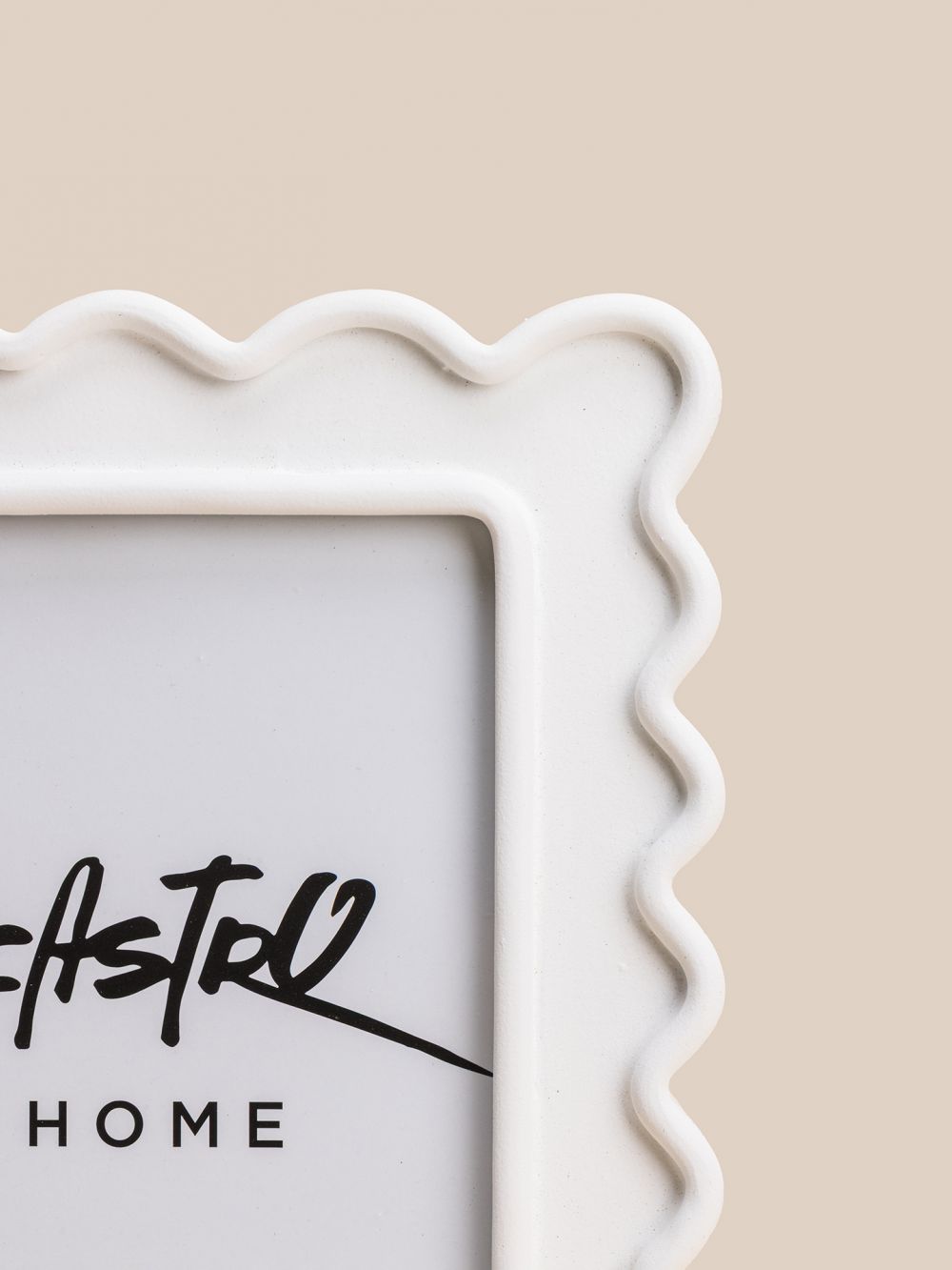 מסגרת לתמונה מסולסלת 19.5X23.5CM