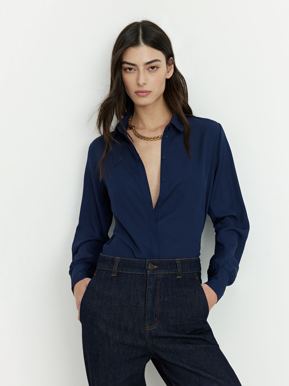 חולצה מכופתרת