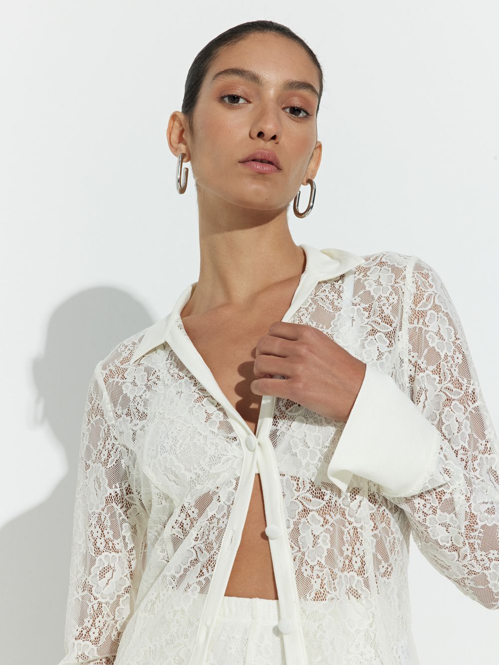 חולצה מכופתרת מתחרה