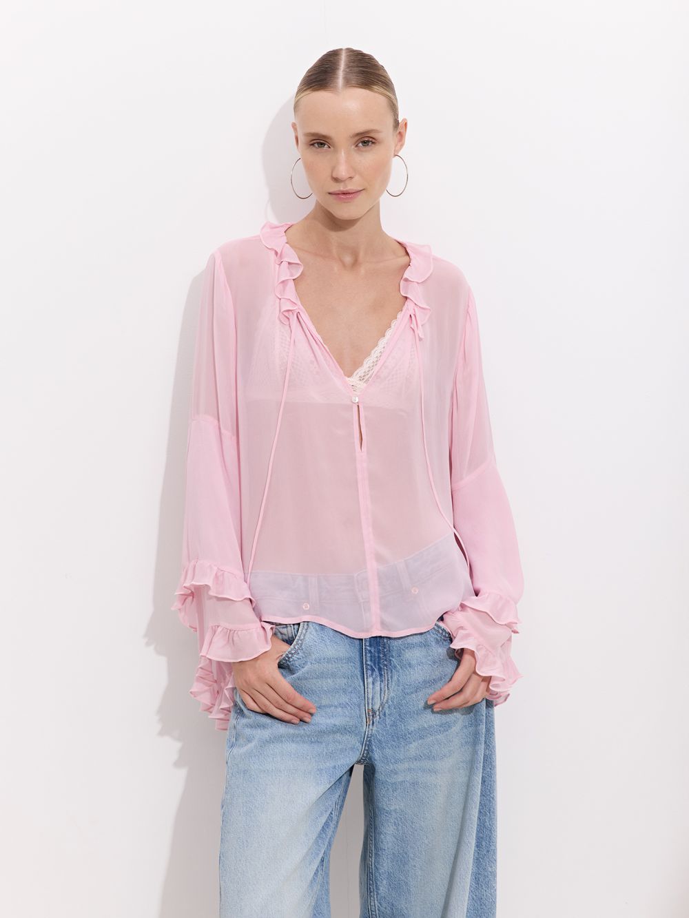 חולצת שיפון עם וולנים