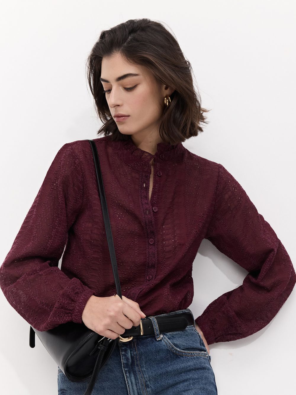 חולצת אריג מכופתרת בד רקום