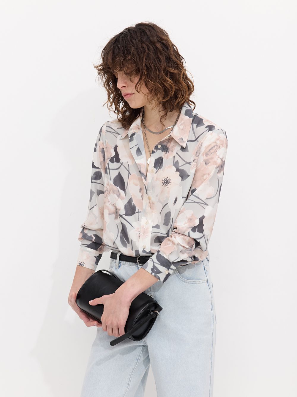 חולצה מכופתרת