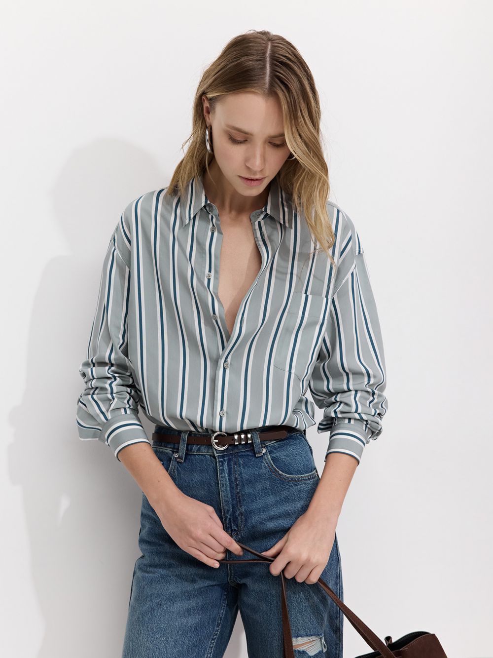 חולצה מכופתרת רכה במראה פופלין