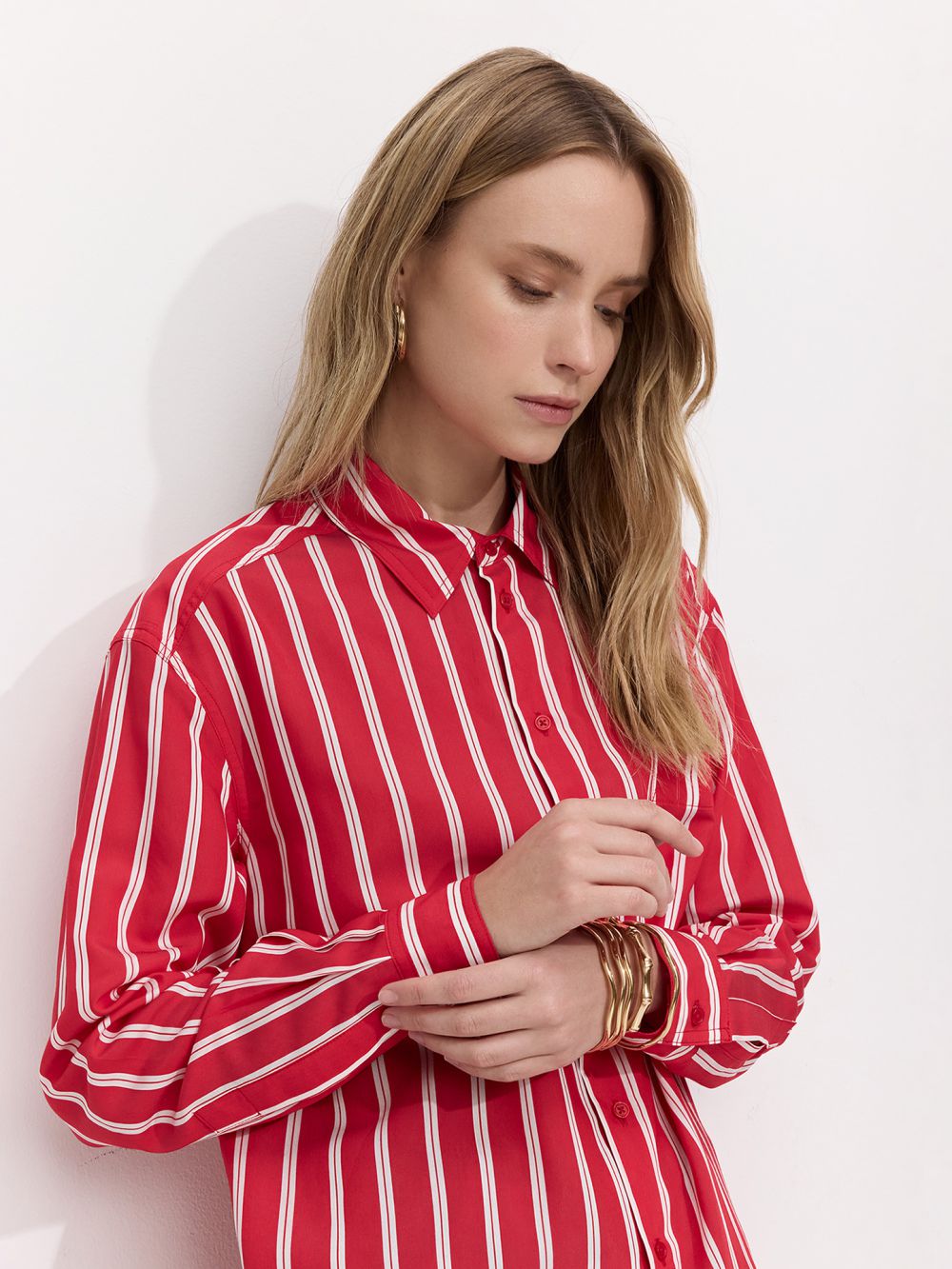 חולצה מכופתרת רכה במראה פופלין