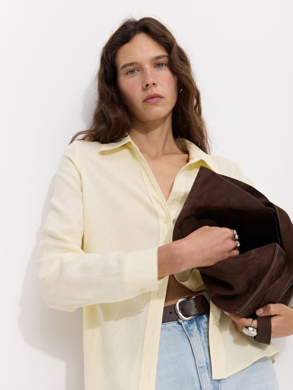 חולצה מכופתרת במראה פשתן