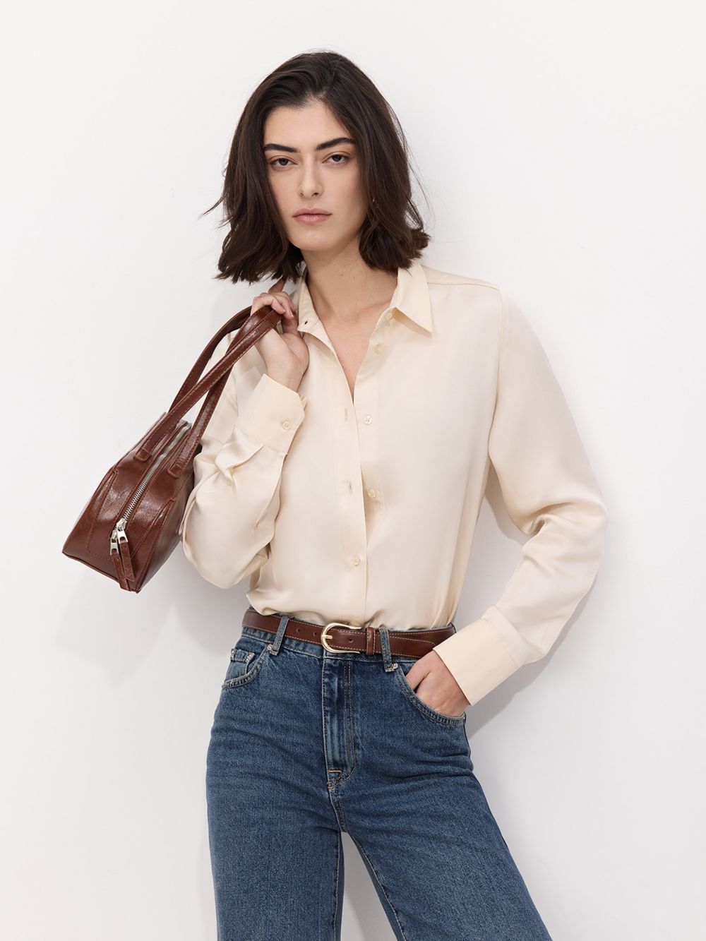 חולצת סאטן מכופתרת